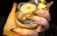 Naildesign mit Gold Glitter von Svetlana Gutsches Nagelstudio in Schorndorf