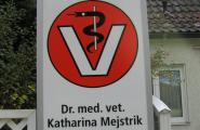 Schild der Tierärztlichen Praxis in Ottobrunn