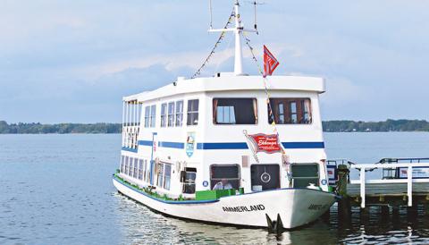 Schifffahrten buchen im Seehoten Faehrhaus Bootsfahrten erleben in Bad Zwischenahn
