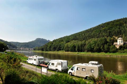 Die Sächsische Schweiz erleben – Campingplatz Königstein am Elbufer in Königstein Sächs. Schw.