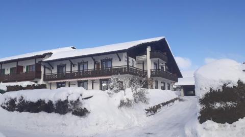 Eine preiswerte Übernachtung nahe der Zugspitze im Gästehaus Bergfrieden