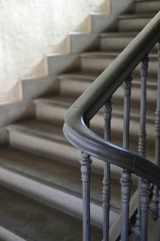 Die Adresse für Gebäudereinigung in Velbert, Essen, Wuppertal und ganz NRW Zur Gebäudereinigung in Velbert gehört für AKSV Service & Dienstleistung auch die Treppenhausreinigung