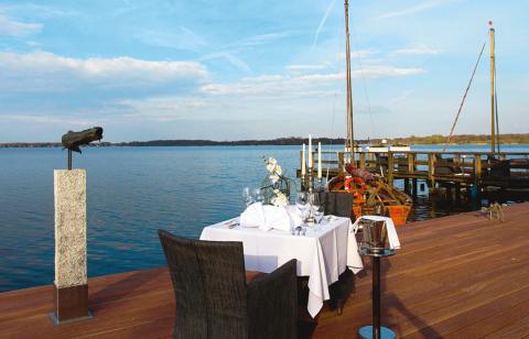 Hier kann man einen traumhaften Blick auf den See genießen