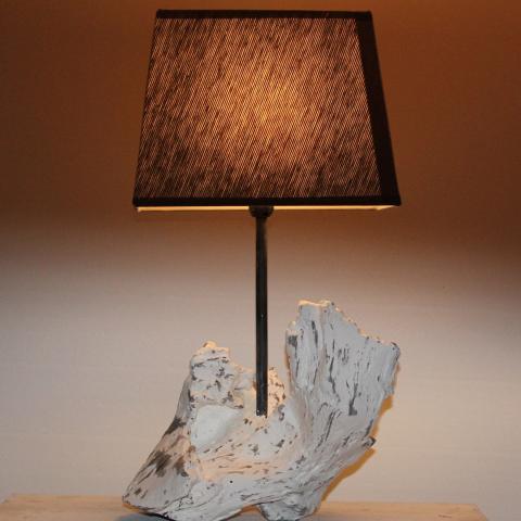 Jetzt bestellen Wunderschöne Holzlampen für Ihr Wohnzimmer